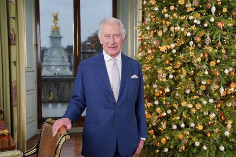 Desde el rey Carlos III de Inglaterra, pasando por David y Victoria Beckham, hasta Thalía, así festejan las celebridades esta Navidad 2023