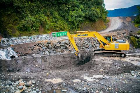 Se instala estructura de puente bailey en sector El Socavón, en la vía Lago Agrio-El Reventador