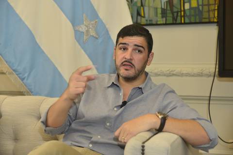 ‘Necesitamos gobernabilidad, necesitamos unir al país’: alcalde Aquiles Alvarez invita a candidatos presidenciales a sesión solemne del próximo 9 de octubre