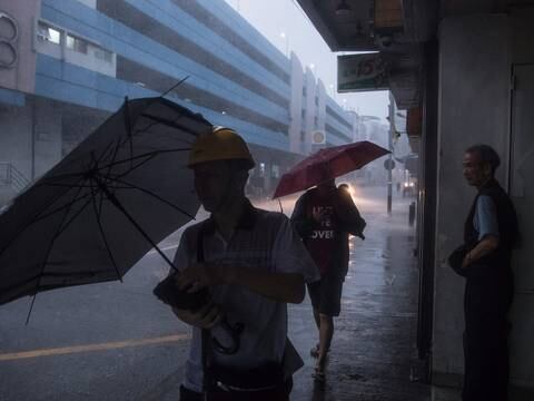 Tormenta Pakhar golpea Hong Kong y Macao, tras mortal tifón que dejó 18 víctimas
