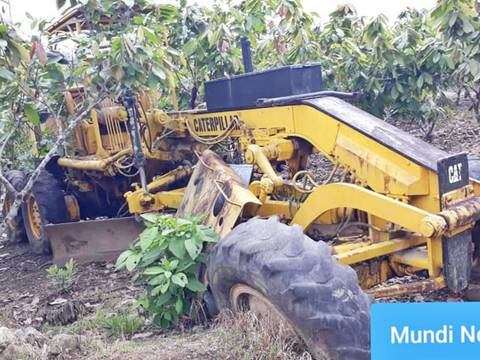 Investigan maquinarias presuntamente del MTOP abandonadas en Quinindé