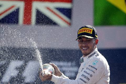 Lewis Hamilton pone suspenso a su victoria del GP de Italia por polémica en neumáticos