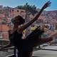 Ballet de favela brasileña retorna a lo presencial con coreografía sobre violencia policial