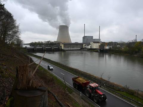 Alemania desconecta hoy sus tres últimas centrales nucleares para apostar por energía del sol y el viento
