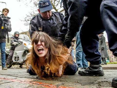 Las Femen que protestaron contra Strauss-Kahn, juzgadas por ‘exhibicionismo’