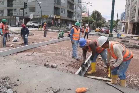 Durante siete días estará cerrado el cruce entre la avenida Colón y 9 de Octubre por rehabilitación asfáltica, en el norte de Quito