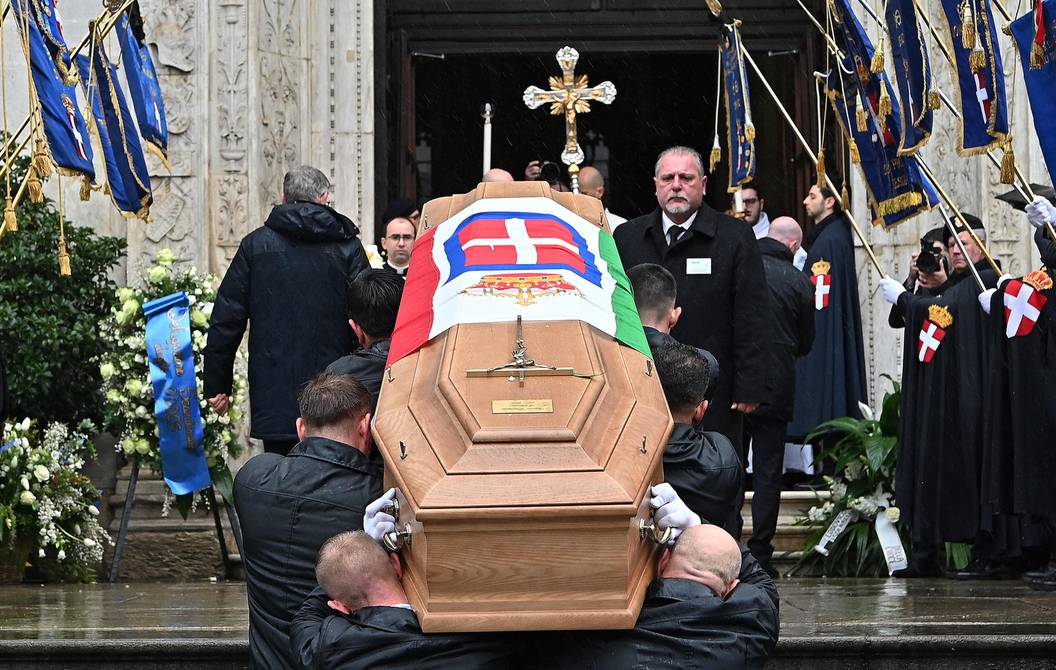 I reali partecipano ai funerali di Vittorio Emanuele di Savoia, figlio dell'ultimo re d'Italia |  Persone |  Divertimento