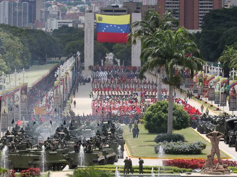 Nicolás Maduro anuncia maniobras militares 