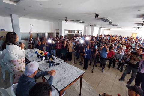 ‘Que se reconsideren las condicionantes para un aumento de tarifa porque no las vamos a poder cumplir’, pide grupo de transportistas urbanos de Guayaquil 