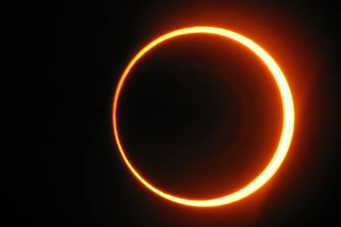 Eclipses de luna: ¿cómo cuidar tu energía durante uno de ellos?