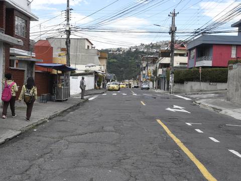 Falta de buses y problemas de seguridad preocupan a los habitantes del barrio San Pablo de La Vicentina Baja, en Quito