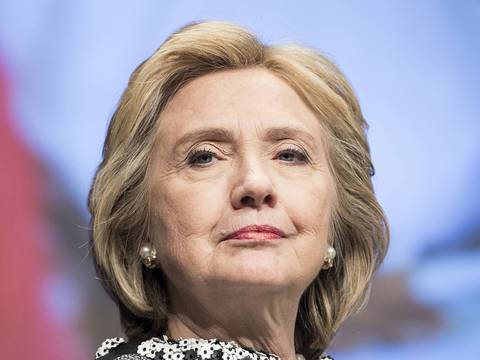 Hillary Clinton mira hacia el futuro para evitar pensar en caso Lewinsky
