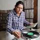 Entrevista a Ángel Emilio Hidalgo, el historiador y poeta enamorado de la salsa, como DJ Quetzal
