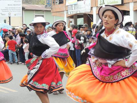 El Tambo celebra sus 24 años con desfiles y feria artesanal