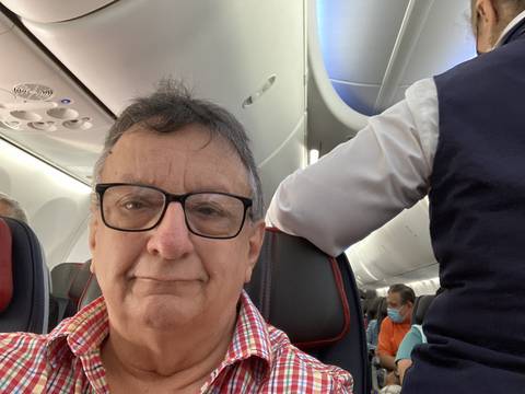 Periodista Emilio Palacio regresa a Ecuador después de 10 años en el exilio en EE. UU.