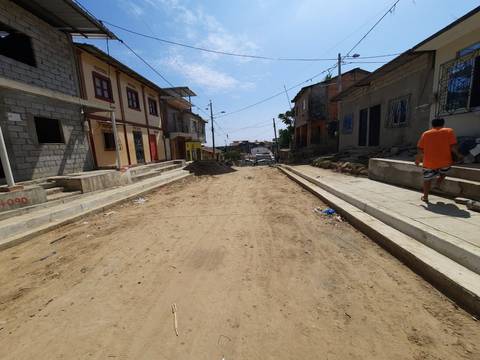 Obras de construcción de calles,  aceras, bordillos y drenaje pluvial en Puná Alta