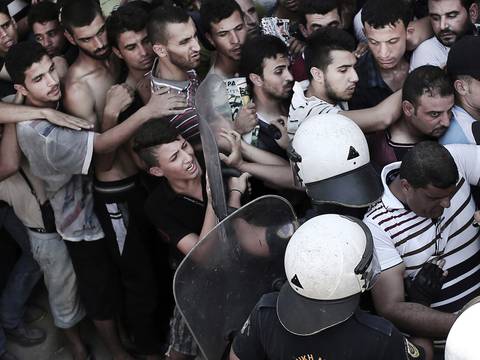 Grecia en quiebra y sobrepasada de migrantes