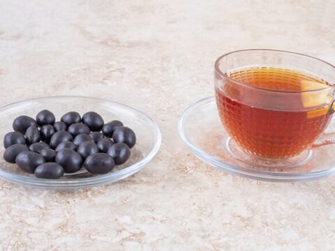 Cómo preparar el té de grosella negra para bajar el colesterol de manera natural