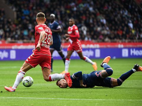 PSG, por el piso, pierde 3-0 con Mónaco, que había ganado un partido en sus ocho últimos juegos