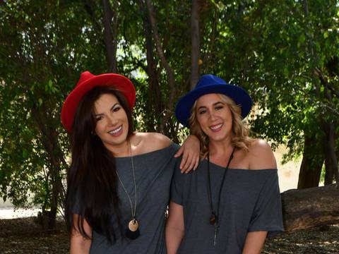 Adriana Bowen y Samantha  Grey diseñan línea de moda
