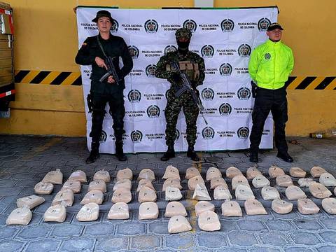 Incautan en Colombia 53,5 kilos de heroína, camufladas con logo de un club de fútbol ecuatoriano
