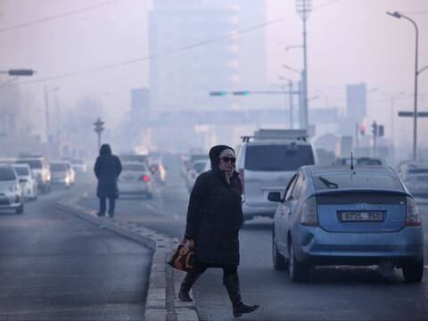 El aire contaminado fuerza el éxodo de miles de niños en Mongolia