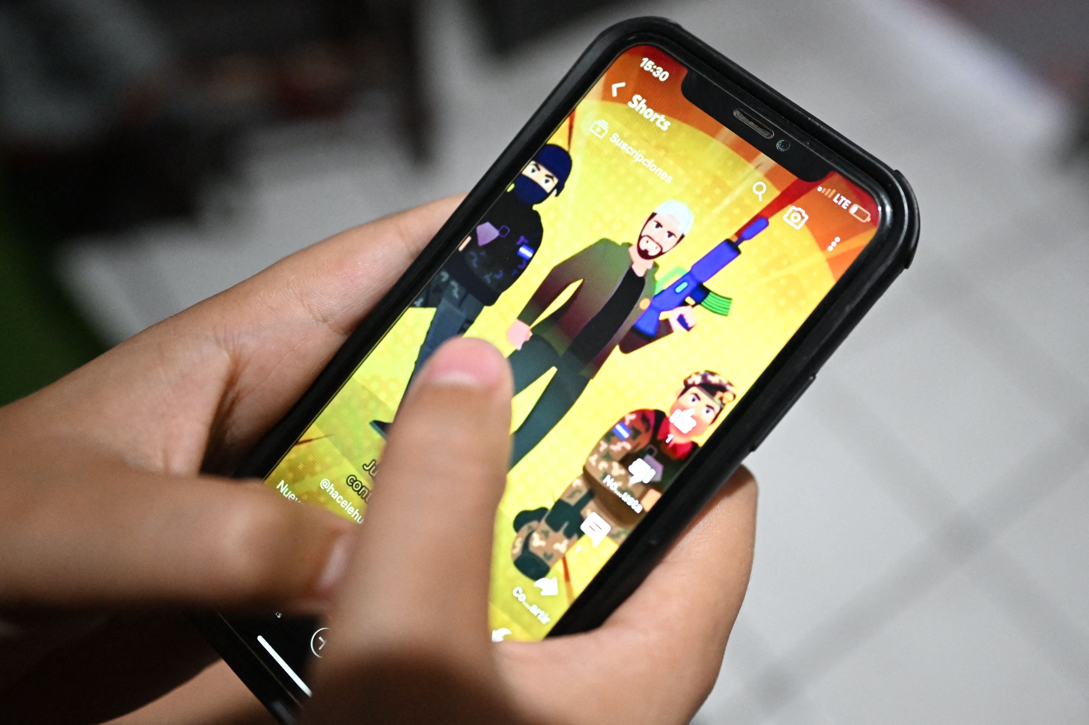 Polémica en El Salvador por videojuego inspirado en la ‘guerra’ del presidente Bukele contra las pandillas