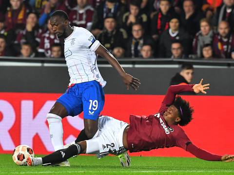 ¡Alarma en la Tri! Ángelo Preciado lesionado en partido de la Europa League