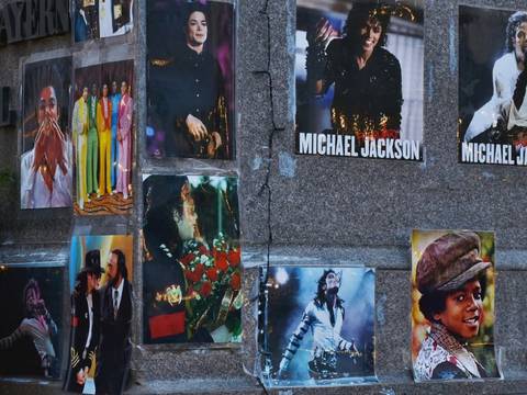 ¿Culpable o inocente? Qué revelan sobre Michael Jackson los primeros documentos que salen a la luz del caso Jeffrey  Epstein