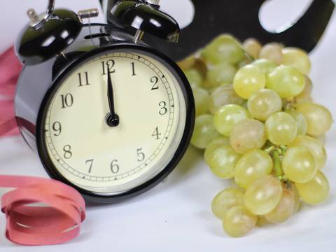 Comer uvas en Fin de Año: ¿qué significa y dónde se originó la tradición?