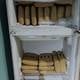 ¿Cuál es la situación judicial de la adulta mayor detenida en Quevedo durante allanamiento en el que se hallaron 23 bloques de droga dentro de refrigeradora?