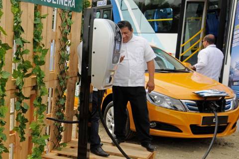 El seguro de autos eléctricos e híbridos  es más caro en Ecuador, pero la venta de estos vehículos va en alza