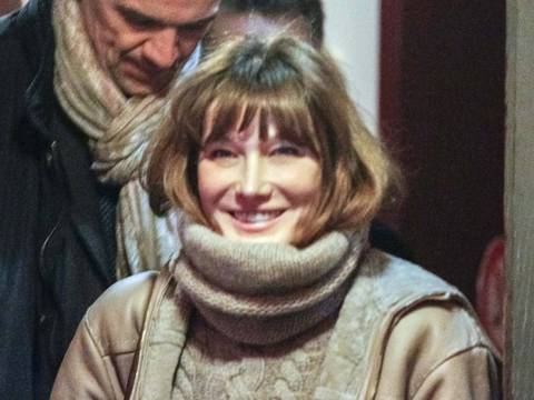 Carla Bruni, celosa si Sarkozy se enamora de otra mujer