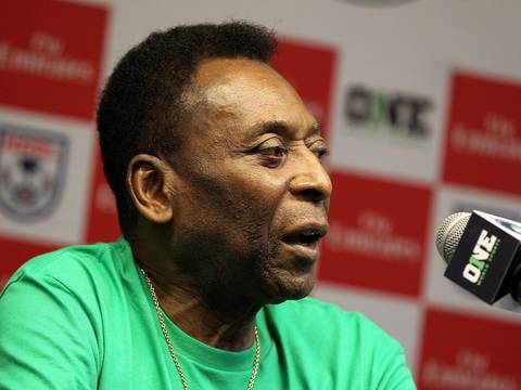 El apoyo de Pelé a Blatter es “vergonzoso”, dice Romario