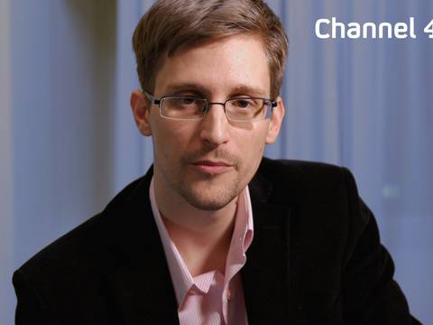 Edward Snowden pidió alargar un año más su asilo en Rusia, según su abogado