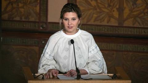 La primera dama ucraniana, Olena Zelenska, pide no perder de vista a su país: “Si Ucrania pierde la guerra perdemos todos”